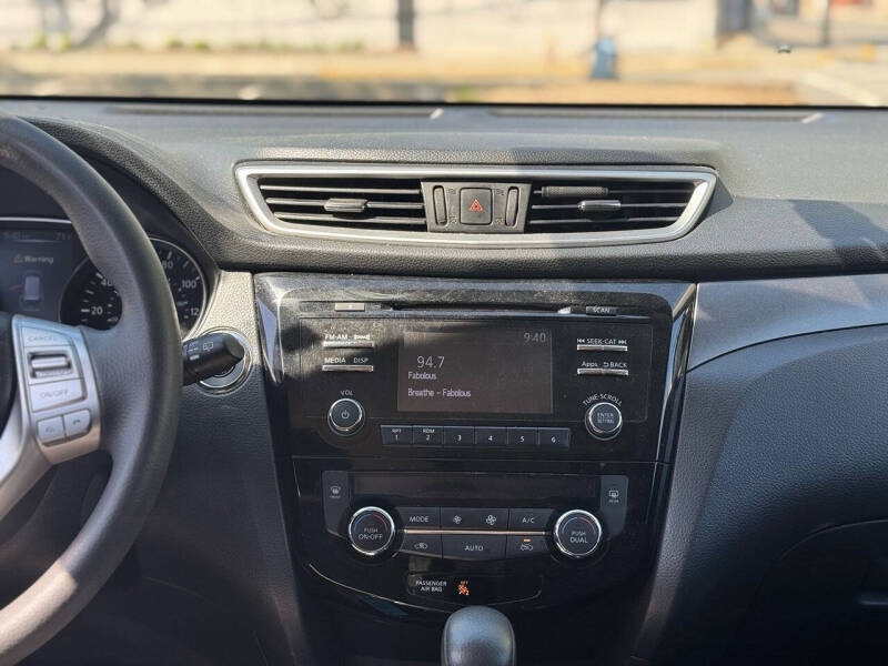 2016 Nissan Rogue SV