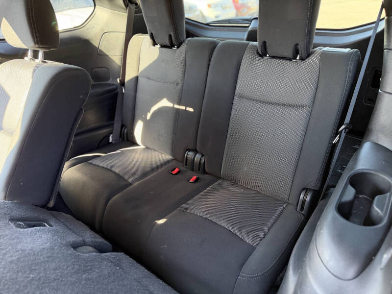 2017 Nissan Pathfinder S