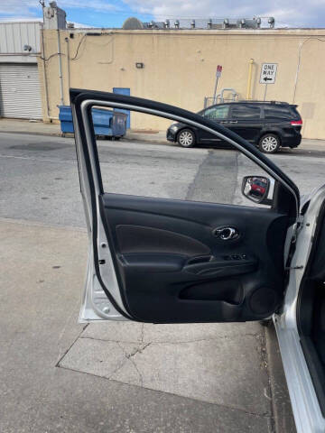 2019 Nissan Versa SV