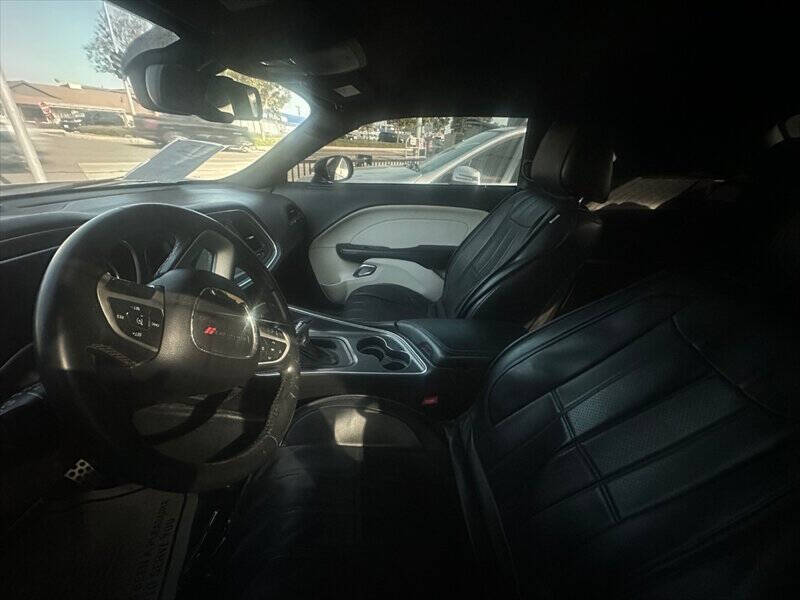 2015 Dodge Challenger SXT Plus