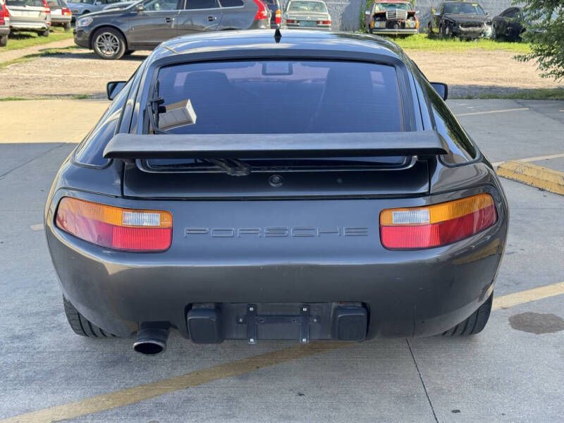 1989 Porsche 928 S4