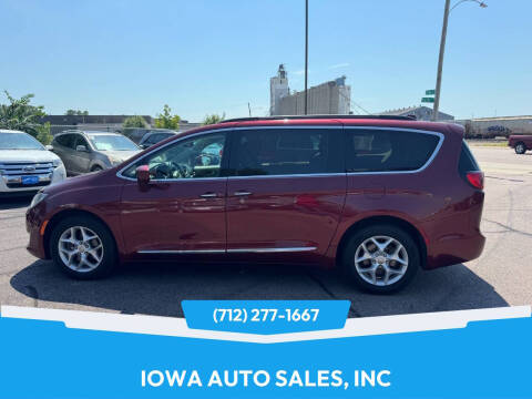 2017 Chrysler Pacifica Touring-L