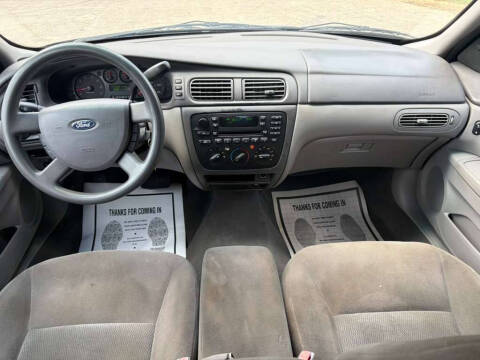 2006 Ford Taurus SE