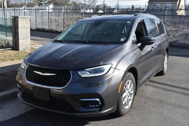 2025 Chrysler Pacifica Select