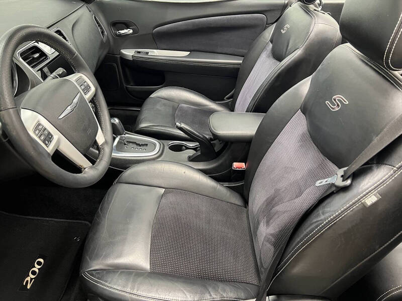 2014 Chrysler 200 S