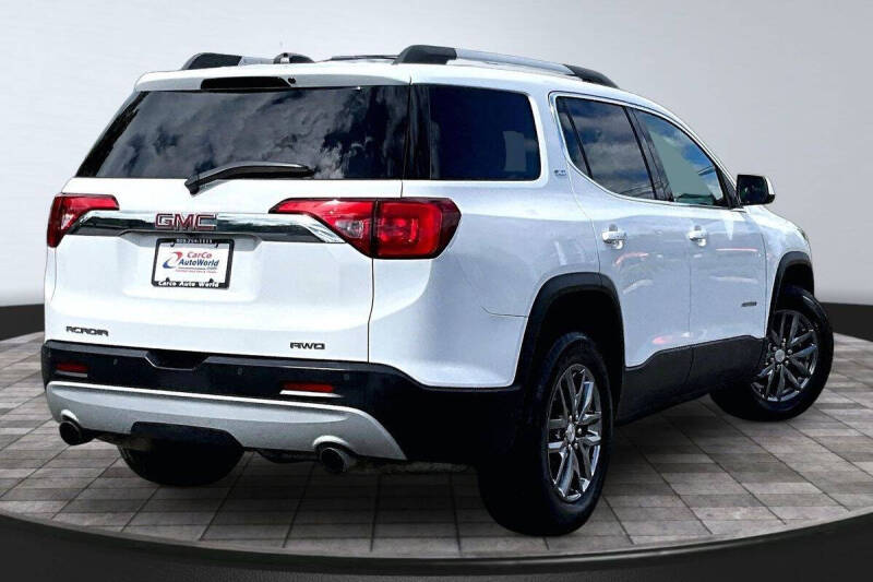 2017 GMC Acadia SLT-1