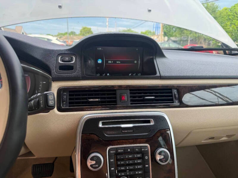 2016 Volvo XC70 T5 Drive-E Platinum