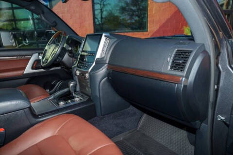 2018 Toyota Land Cruiser