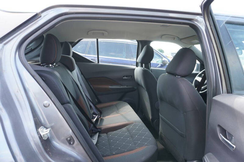 2020 Nissan Kicks SR