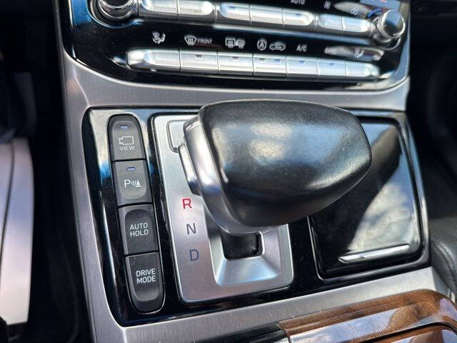 2018 Genesis G90
