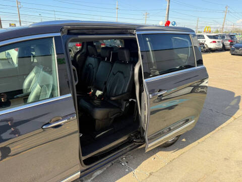2020 Chrysler Pacifica Touring L 35th Anniversary
