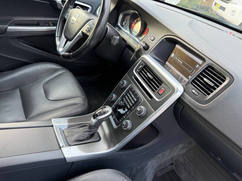 2015 Volvo S60 T5 Drive-E Premier Plus