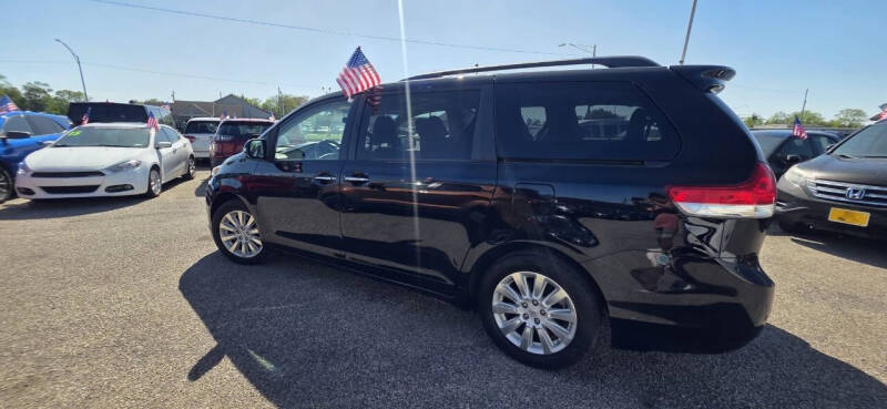 2014 Toyota Sienna Limited 7-Passenger