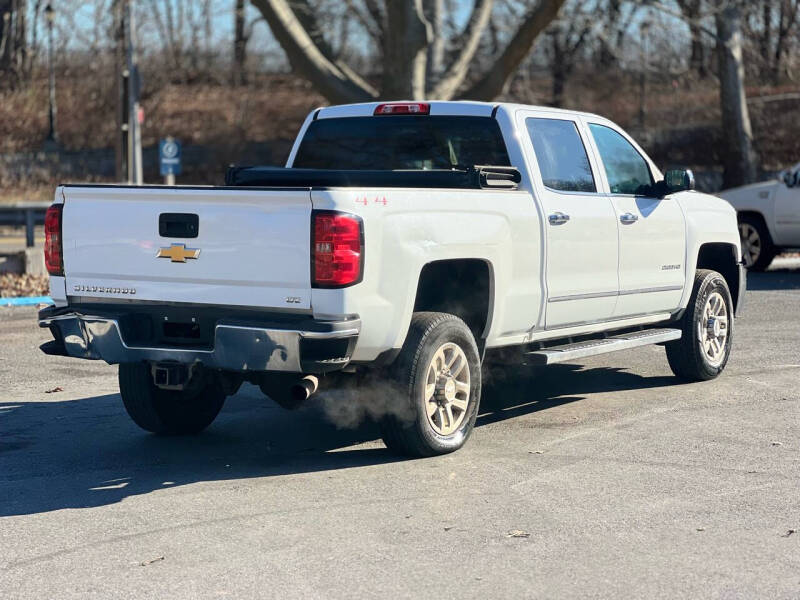 2016 Chevrolet Silverado 2500HD LTZ photo 8