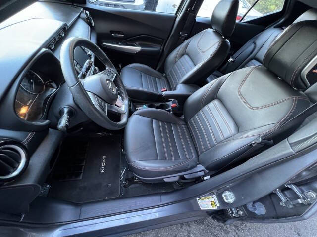 2020 Nissan Kicks SR