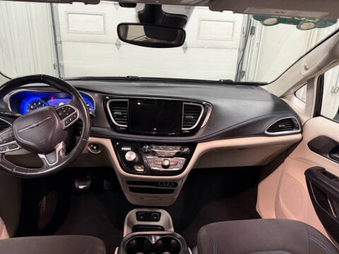 2021 Chrysler Pacifica Touring