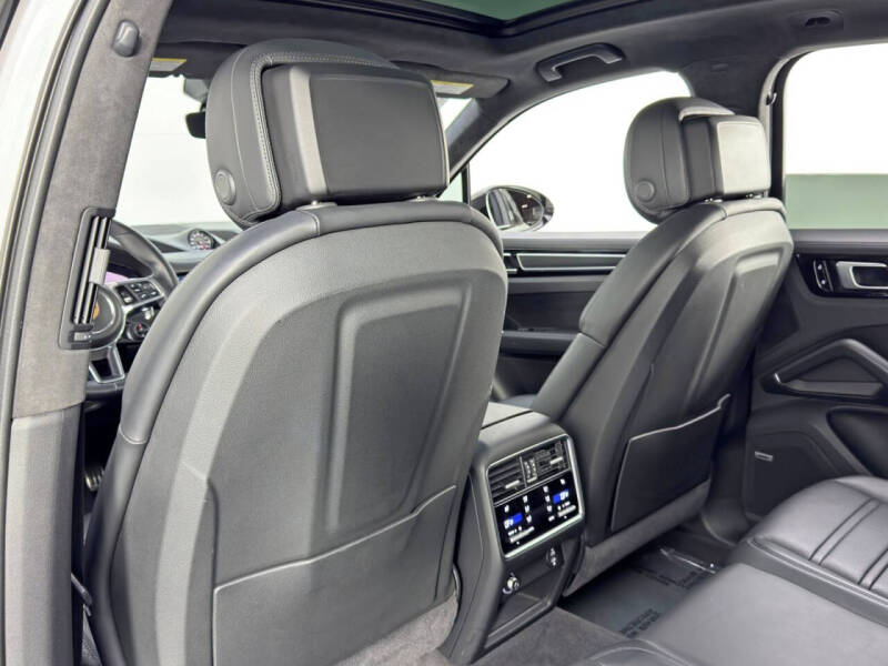 2021 Porsche Cayenne GTS