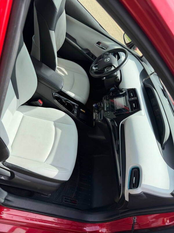 2019 Toyota Prius XLE AWD-e