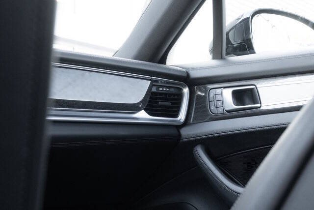 2023 Porsche Panamera 4