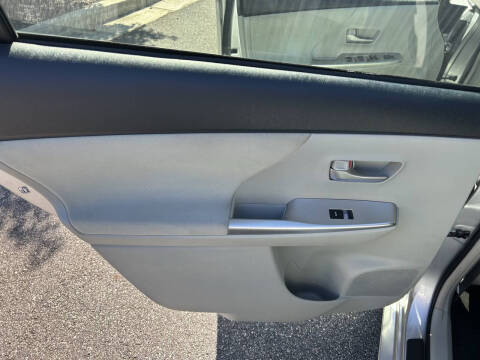 2013 Toyota Prius v Three