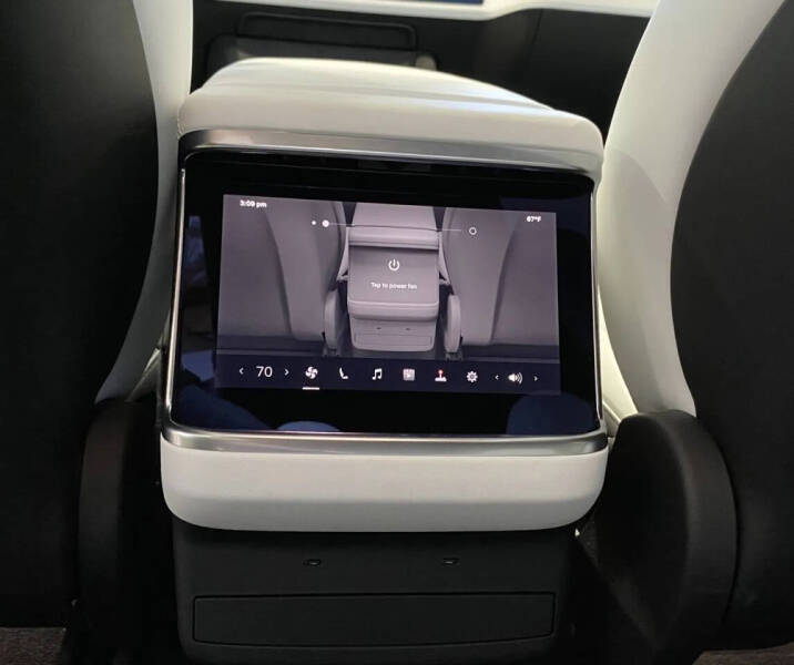 2023 Tesla Model X Standard Range