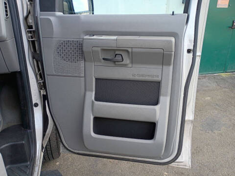 2009 Ford E-Series E-350 SD XLT