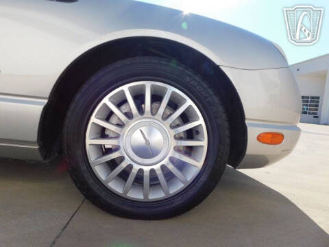 2004 Ford Thunderbird Deluxe