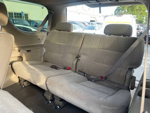2002 Toyota Sequoia SR5
