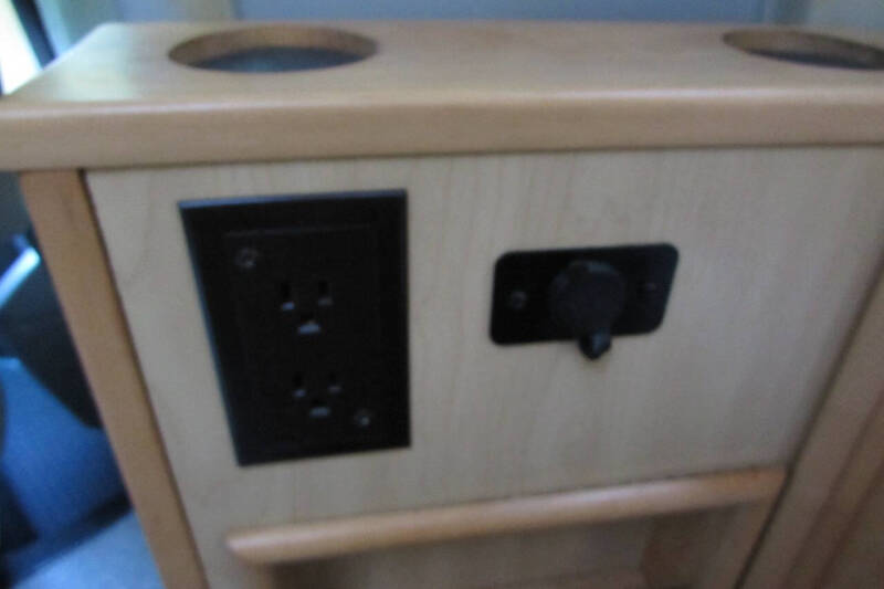 2001 Winnebago Rialta