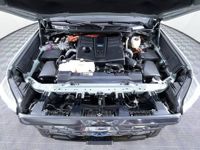 2024 Toyota Tundra Platinum HV