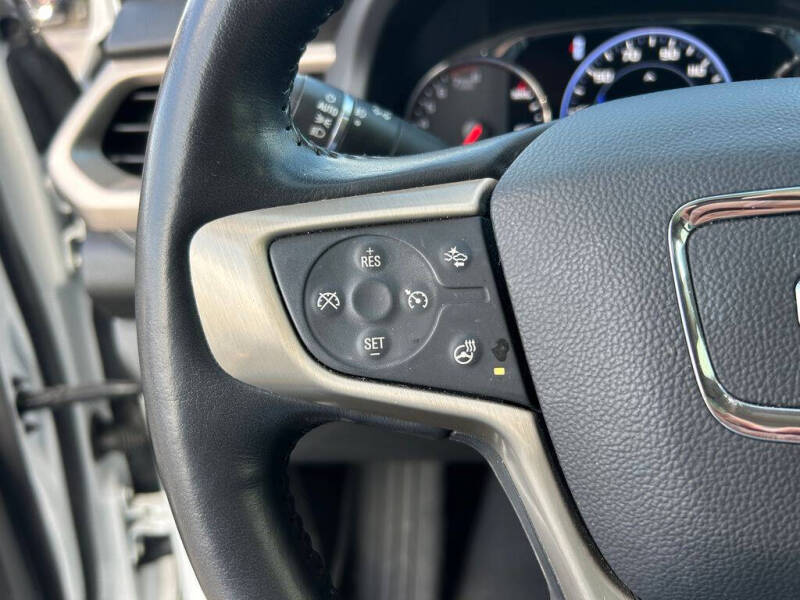 2022 GMC Acadia Denali