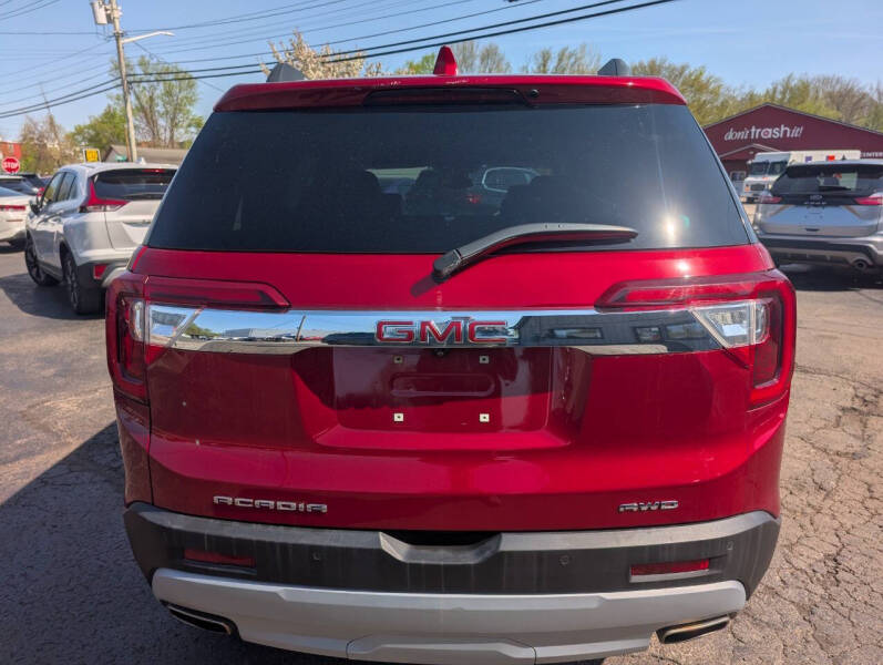 2023 GMC Acadia SLT