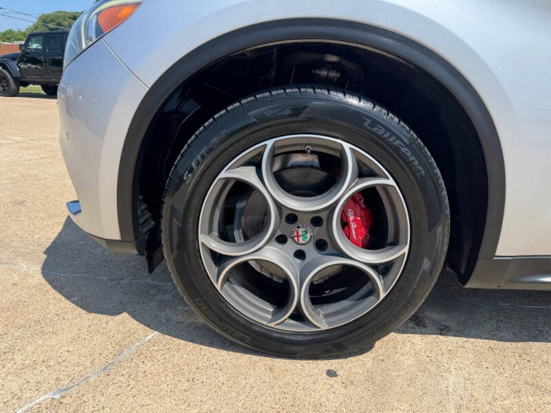 2019 Alfa Romeo Stelvio Sport