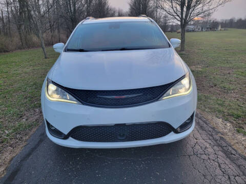 2020 Chrysler Pacifica Limited Red S