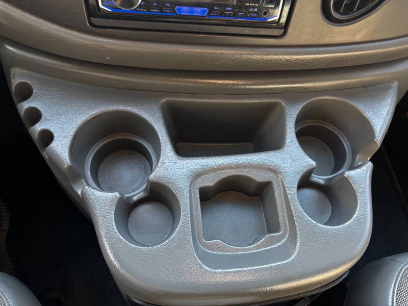 2004 Ford E-Series E-350 SD