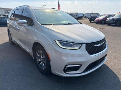 2021 Chrysler Pacifica Hybrid Pinnacle