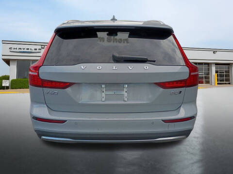 2025 Volvo V60 Cross Country B5 Plus