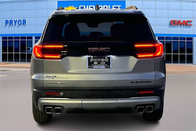2025 GMC Acadia Elevation
