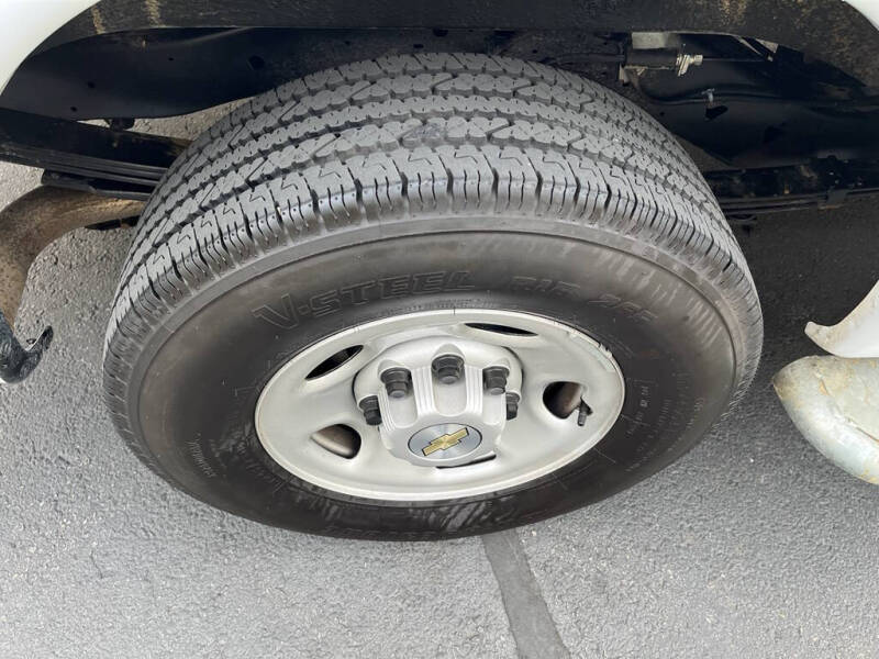 2024 Chevrolet Express 2500