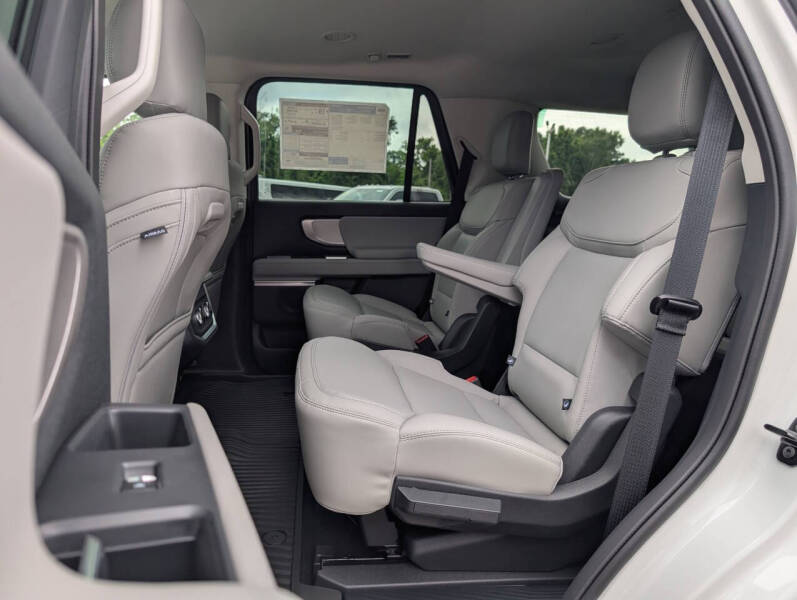 2026 Ford Expedition Active