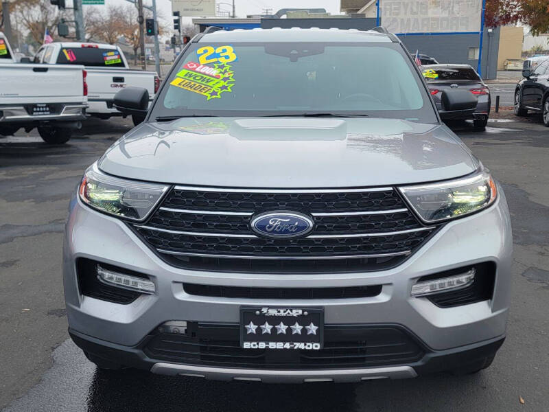 2023 Ford Explorer XLT photo 2