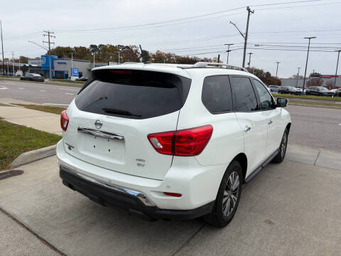 2018 Nissan Pathfinder SV