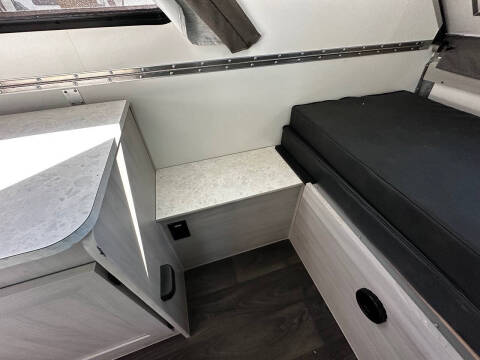 2026 A Liner Expedition Rear Sofa