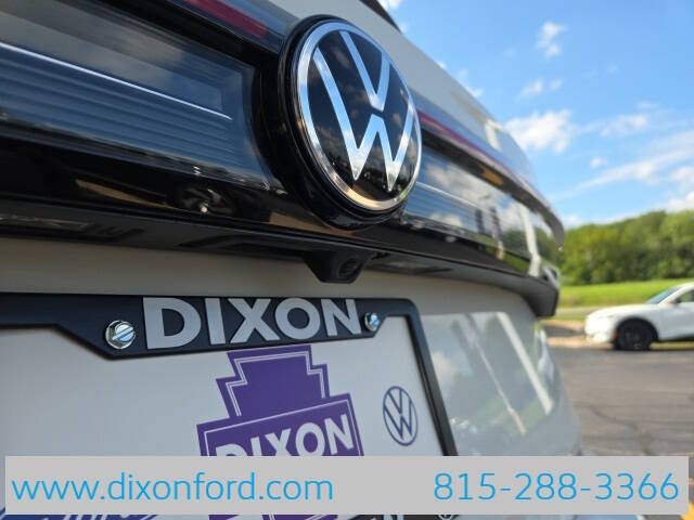 2025 Volkswagen Taos SEL 4Motion