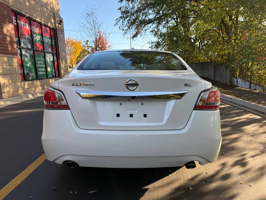 2015 Nissan Altima for sale at Deals & Trades in Aurora, IL