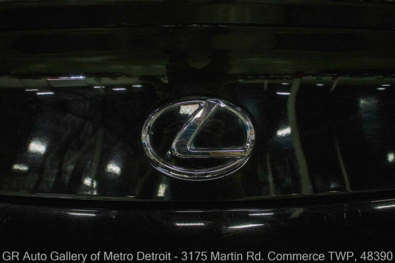 2004 Lexus SC 430