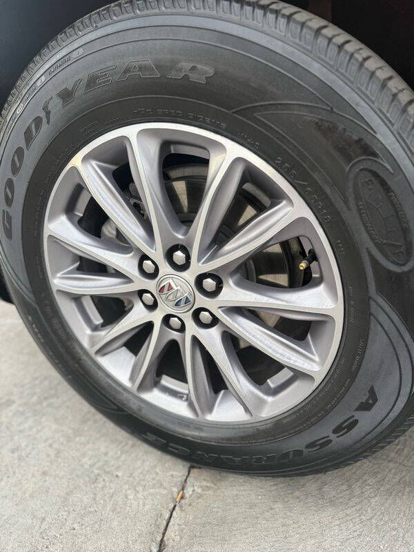 2023 Buick Enclave Essence