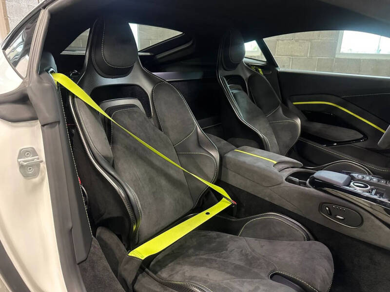 2023 Aston Martin Vantage