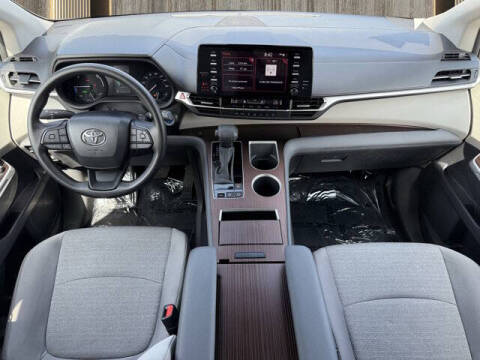 2024 Toyota Sienna LE 8-Passenger