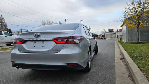 2021 Toyota Camry Hybrid LE